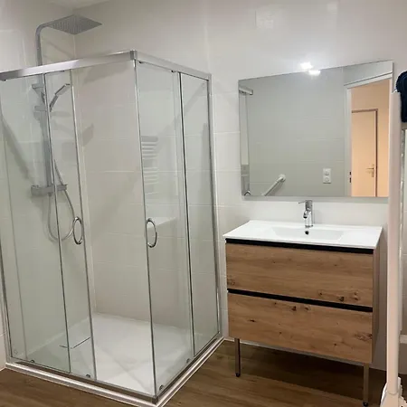 Apartment Rdc Proche Thermes A *