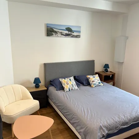 Rdc Proche Thermes A Apartment *