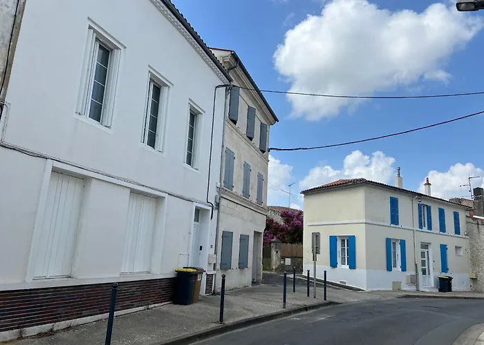 Rdc Proche Thermes A Apartment