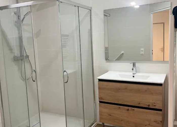 Apartment Rdc Proche Thermes A *